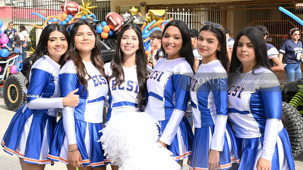 SEGUNDA PARTE La entrada de los <em>Seniors Dolphins ECSI</em> 2027 <em>by Eternity Christian School & Institute</em> El Progreso