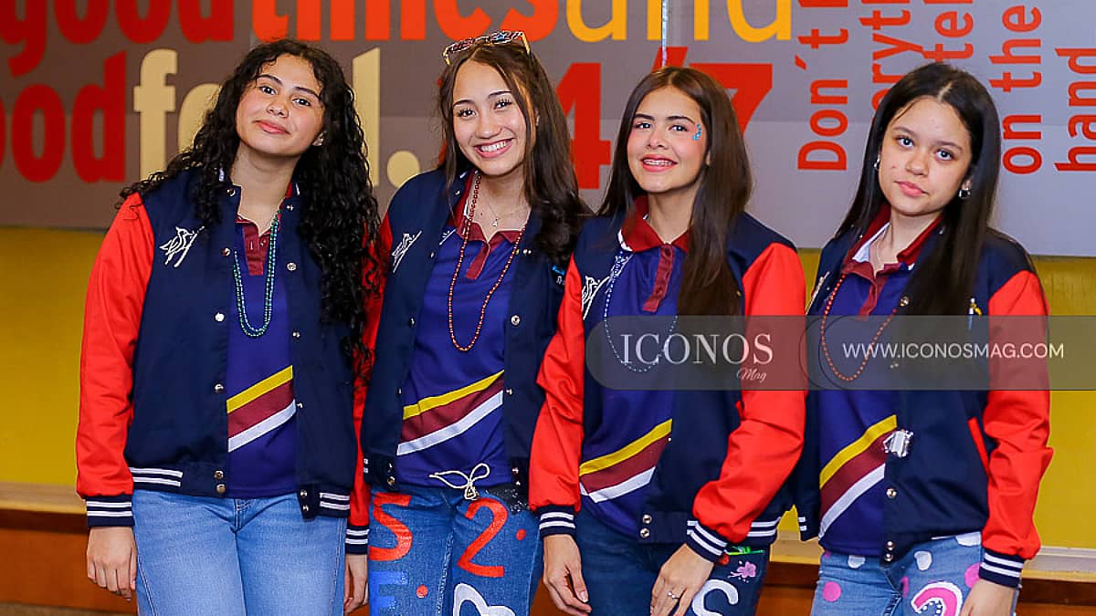 PRIMERA PARTE La entrada de los <em>Seniors Woodpeckers ES 2027 by England School</em> Tegucigalpa