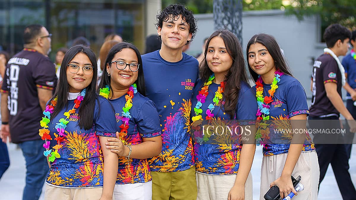 TERCERA PARTE La entrada de los <em>Seniors Gators LES 2027 by La Estancia School</em> Tegucigalpa