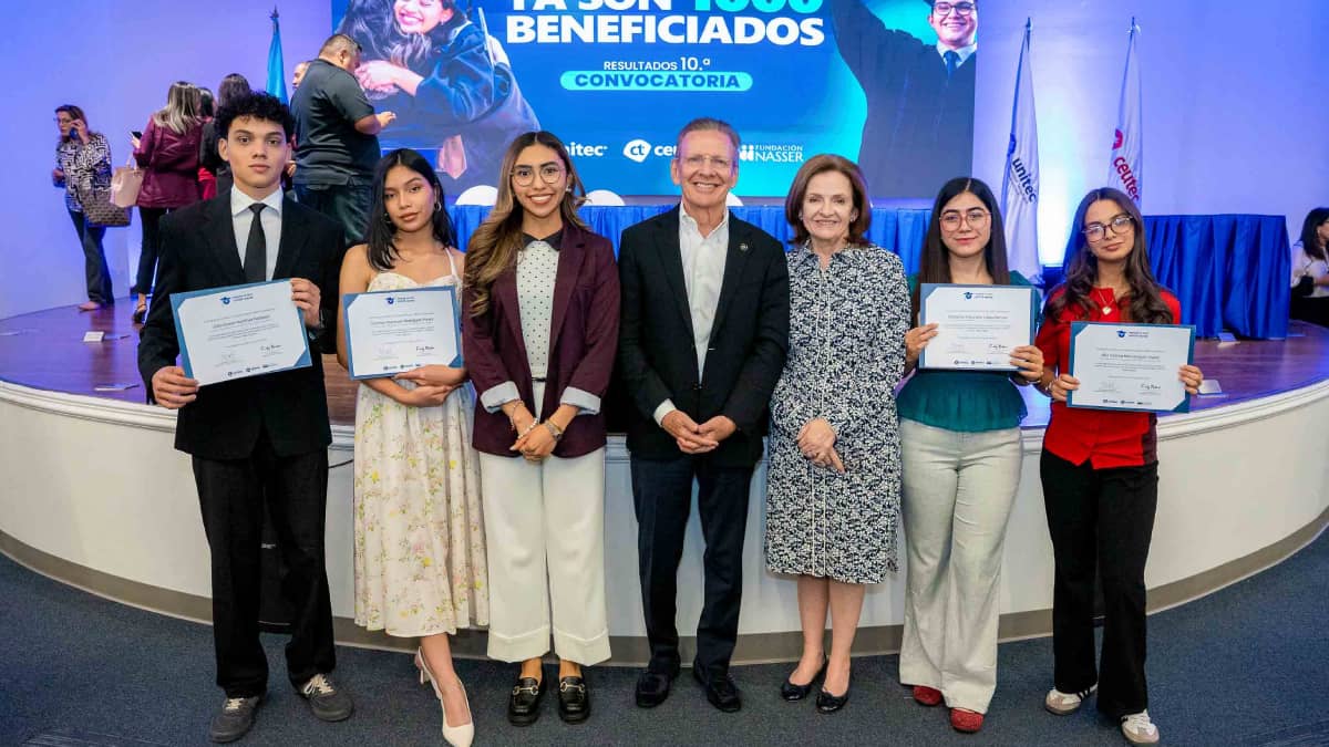 La décima edición del programa de entrega de becas 2026 <em>by Unitec</em> Honduras y fundación <em>Nasser</em>