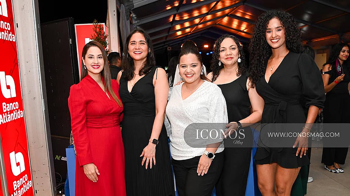 TERCERA PARTE El concierto de <em>Mocedades by</em> Banco <em>Atlántida</em> Honduras