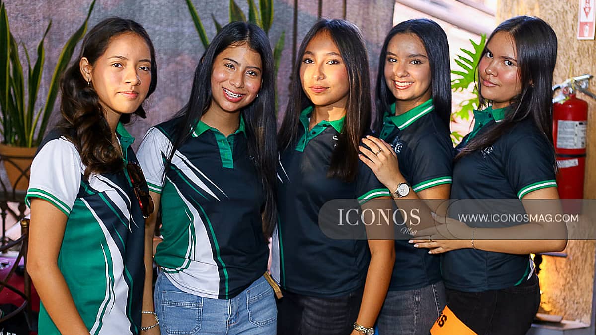 PRIMERA PARTE La entrada de los <em>Seniors Lions MST 2027 by Macris School Tegucigalpa</em>