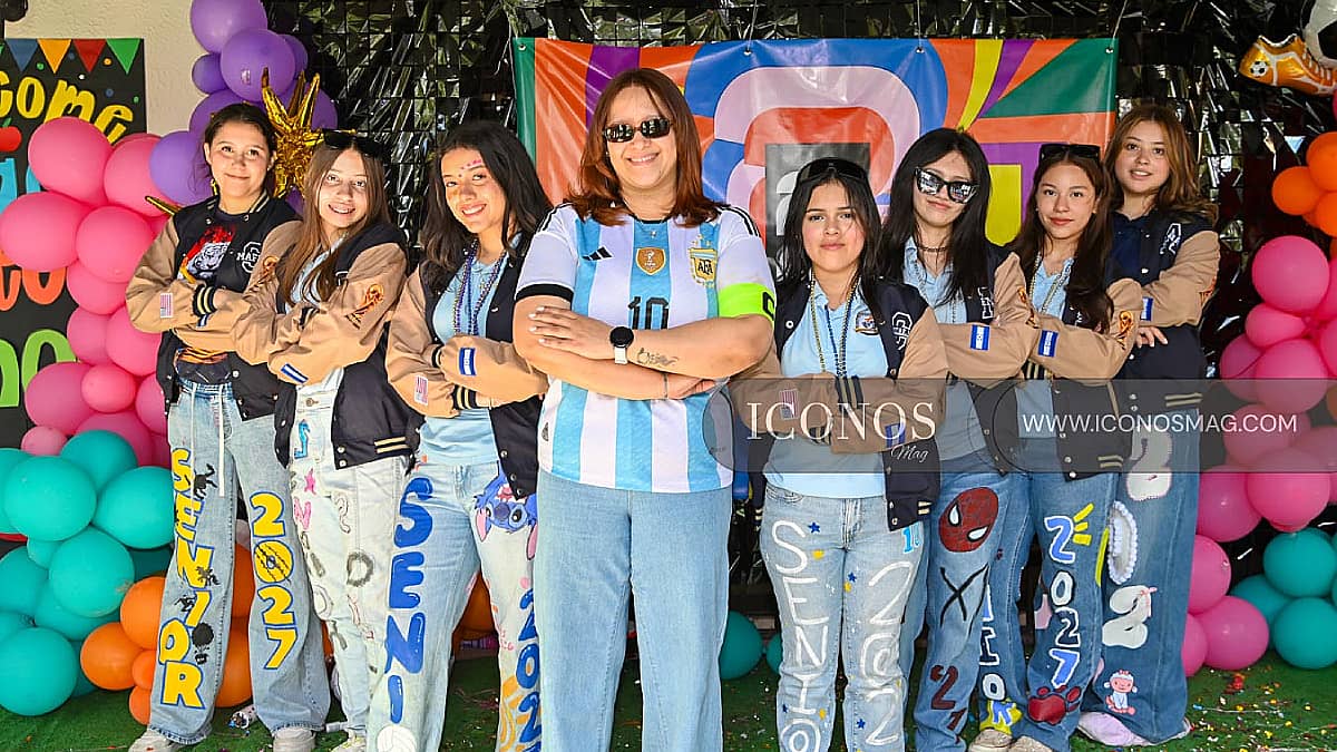 QUINTA PARTE La entrada de los <em>Seniors white Tigers CPCA 2027 by Central Pointe Christian Academy</em> Tegucigalpa