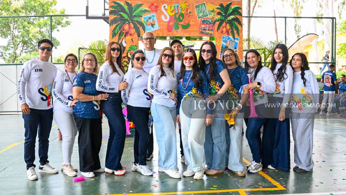 SEXTA PARTE La entrada de los <em>Seniors Wildcats DCS 2027 by Del Campo School</em> Tegucigalpa