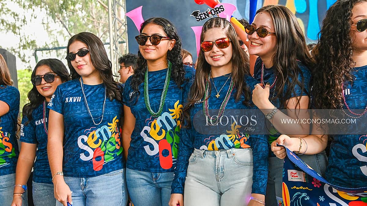 QUINTA PARTE La entrada de los <em>Seniors Wildcats DCS 2027 by Del Campo School</em> Tegucigalpa