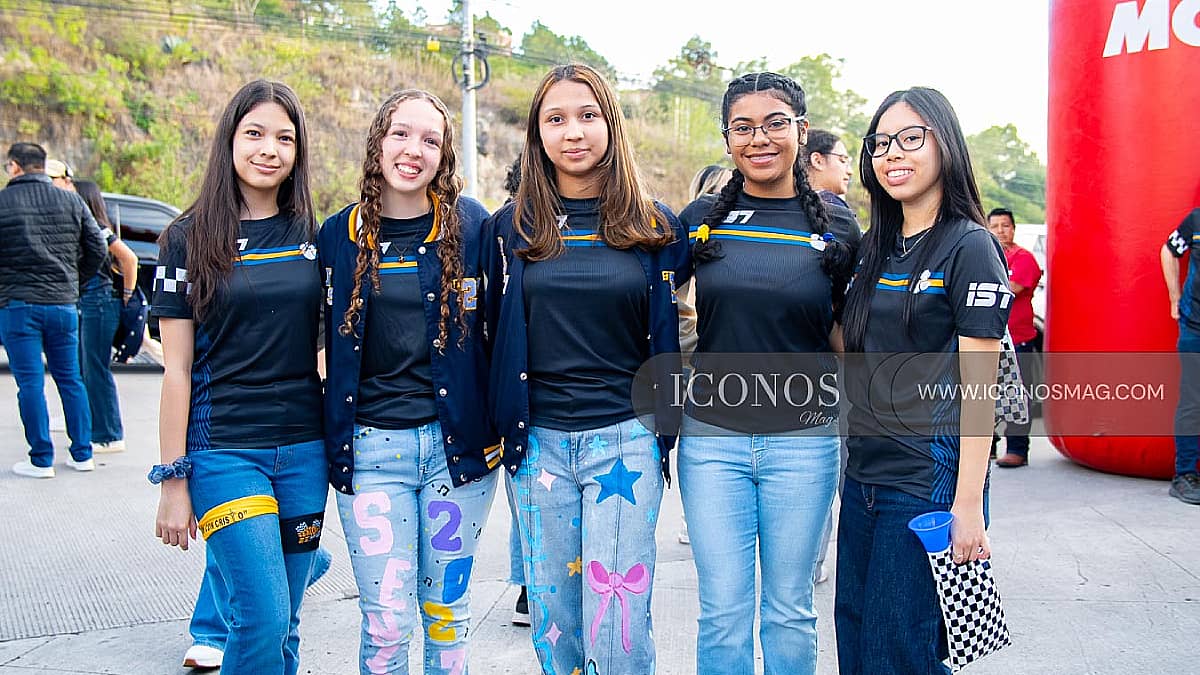 PRIMERA PARTE La entrada de los <em>Seniors Tigers IST 2027 by International School Tegucigalpa</em>