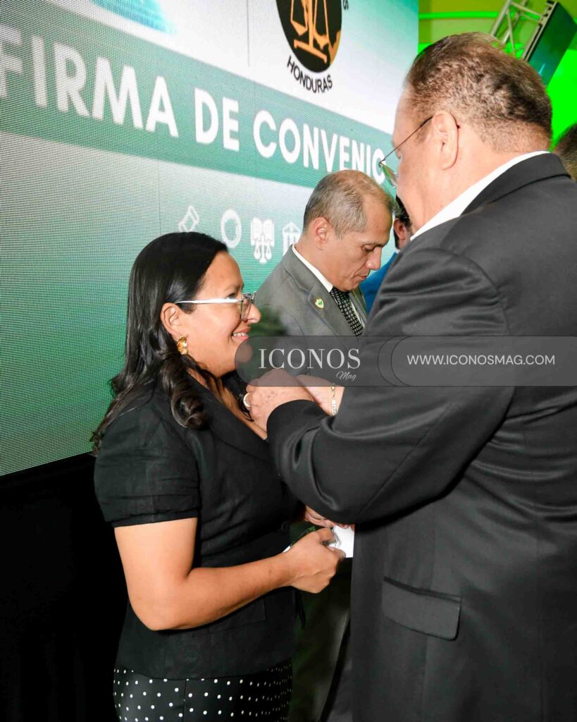 convenio interinstitucional by uth y colegio de abogados