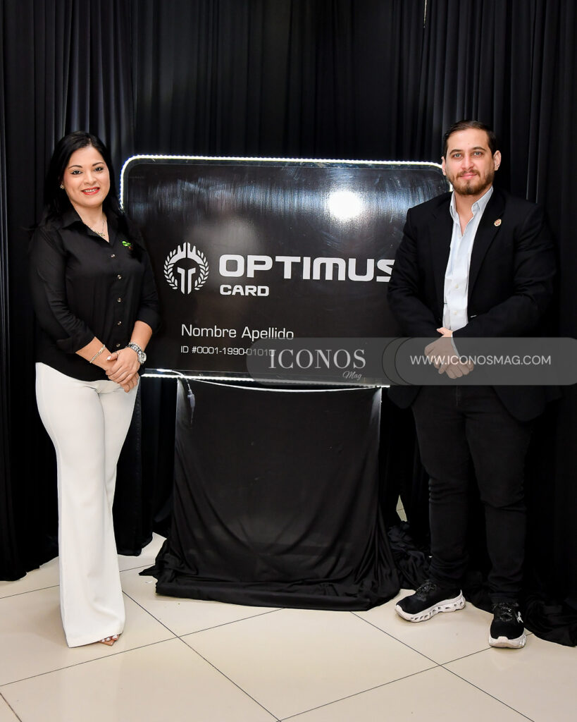 desayuno empresarial por el segundo aniversario de optimus card honduras