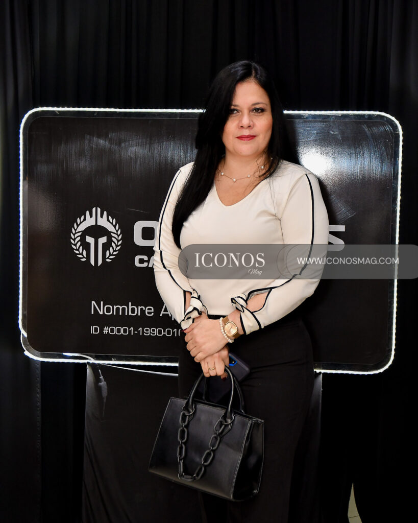 desayuno empresarial por el segundo aniversario de optimus card honduras