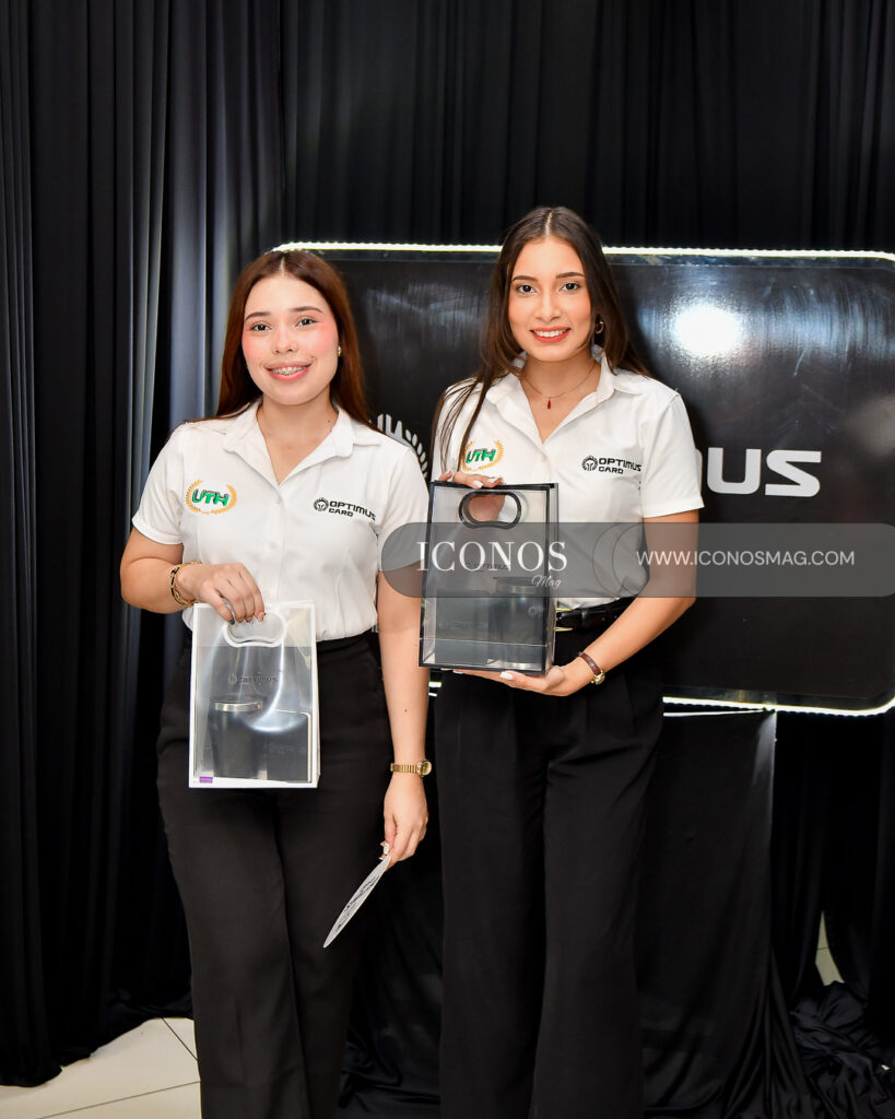 desayuno empresarial por el segundo aniversario de optimus card honduras
