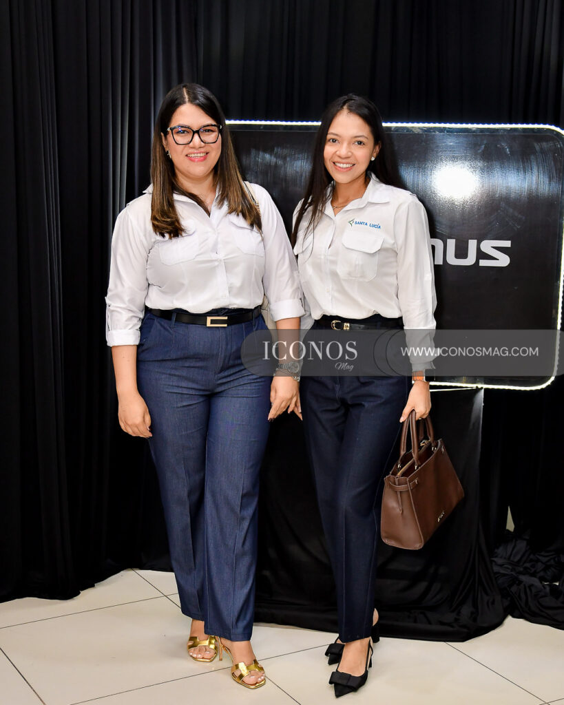 desayuno empresarial por el segundo aniversario de optimus card honduras