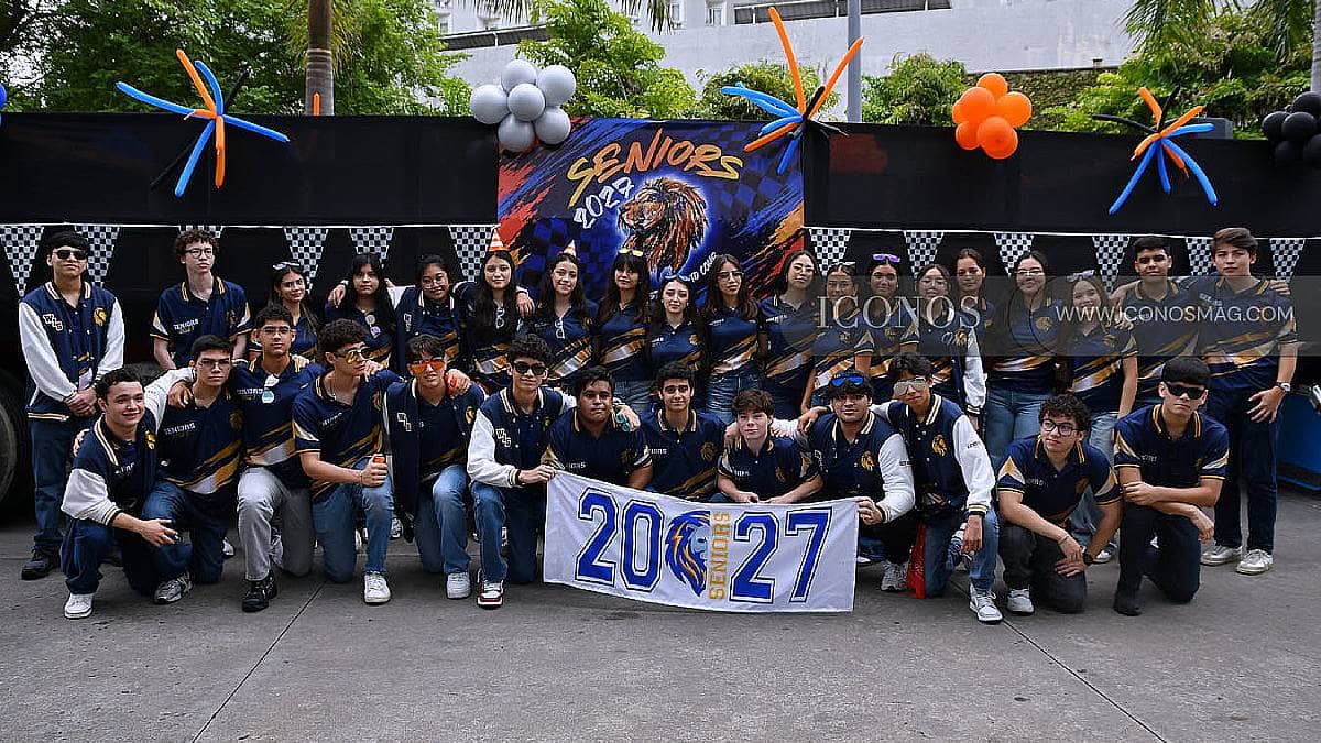 PRIMERA PARTE La <em>entrance</em> de los <em>Seniors Lions WIS 2027 by Western International School</em>