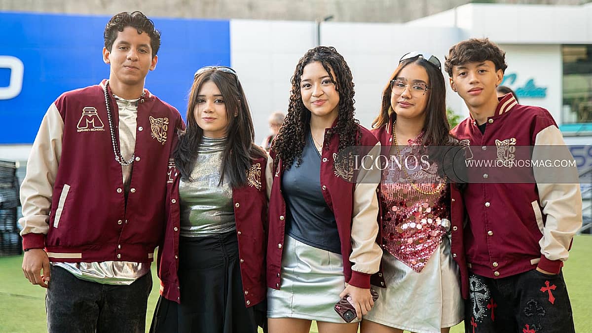PRIMERA PARTE La entrada de los <em>Seniors Jaguars TMST 2027 by The Mayan School Tegucigalpa</em>