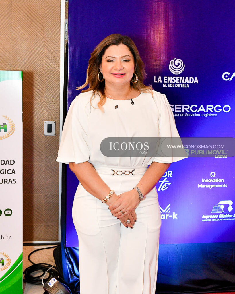 participacion de emma mejia bonilla de valladares en la conferencia liderazgo