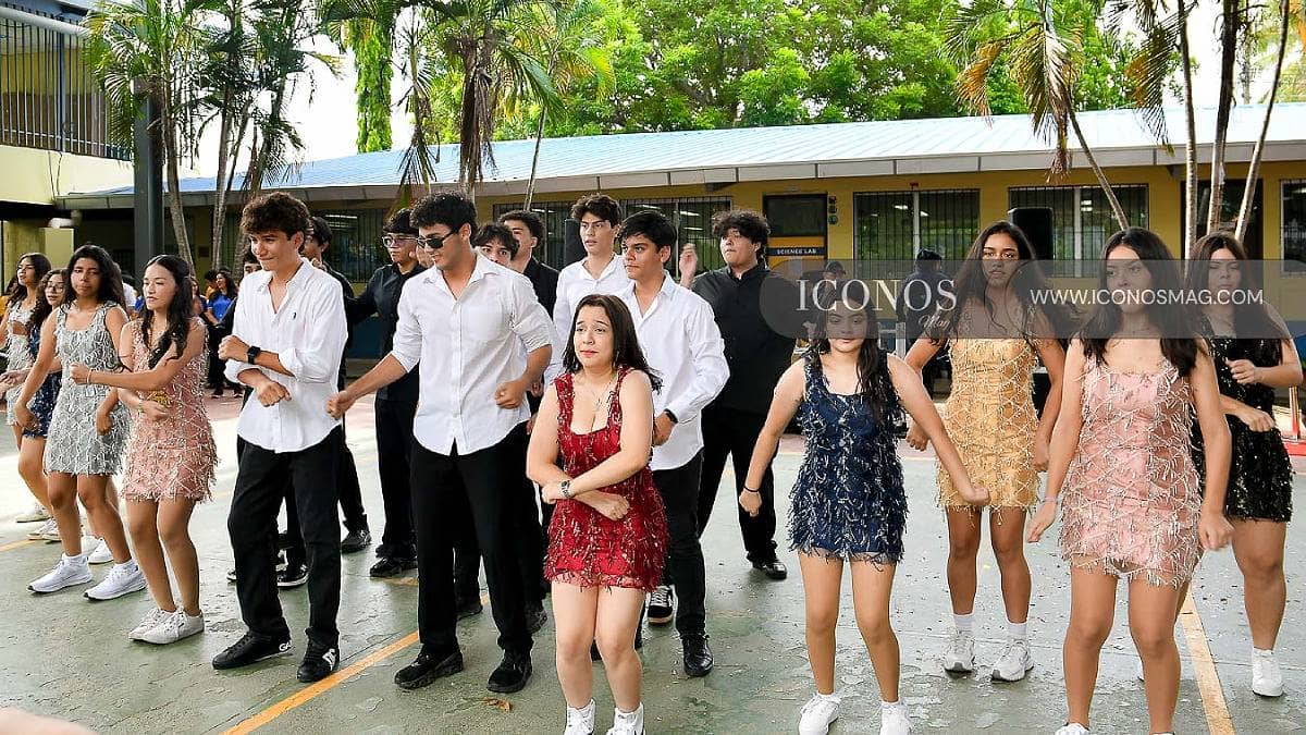 CUARTA PARTE La entrada de los <em>Seniors Tigers LBC 2027 by Liceo Bilingüe Centroamericano</em>