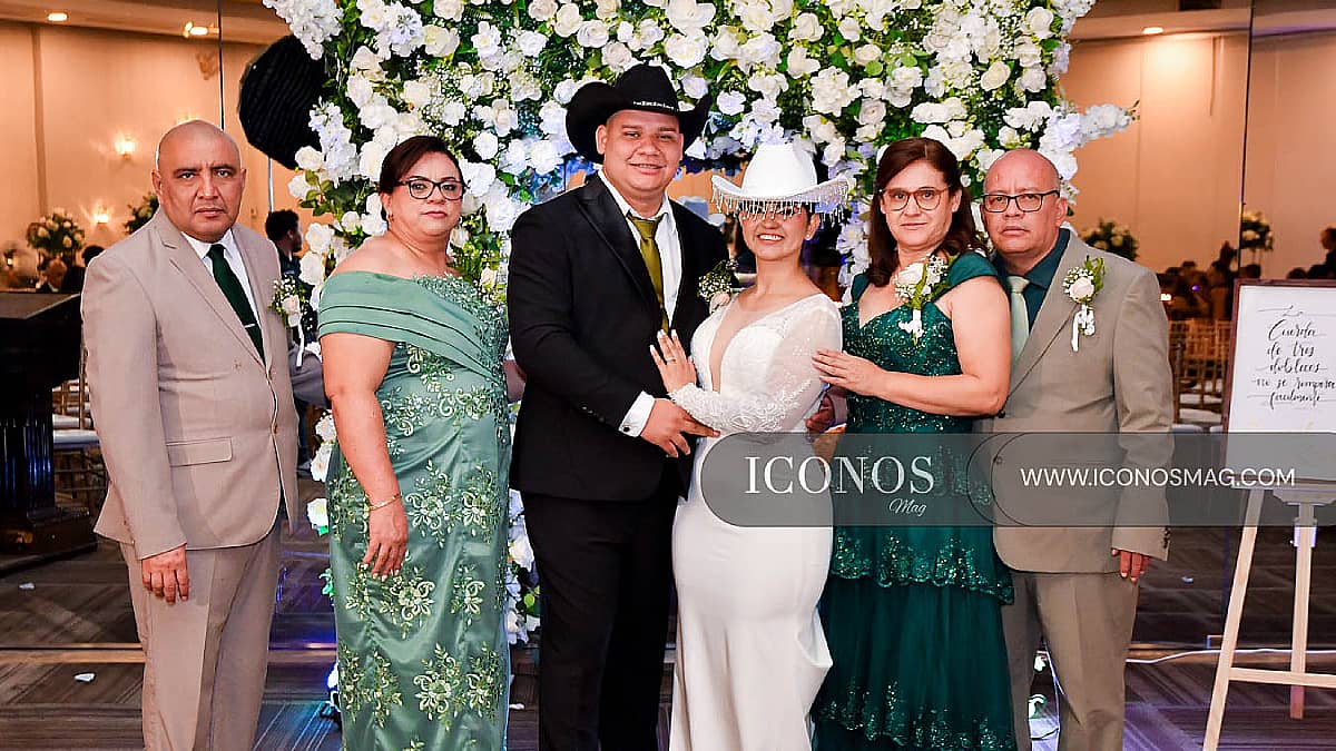La boda de Keren Eunice Pérez Gómez y Emanuel Hostilio Aguilar Lobo