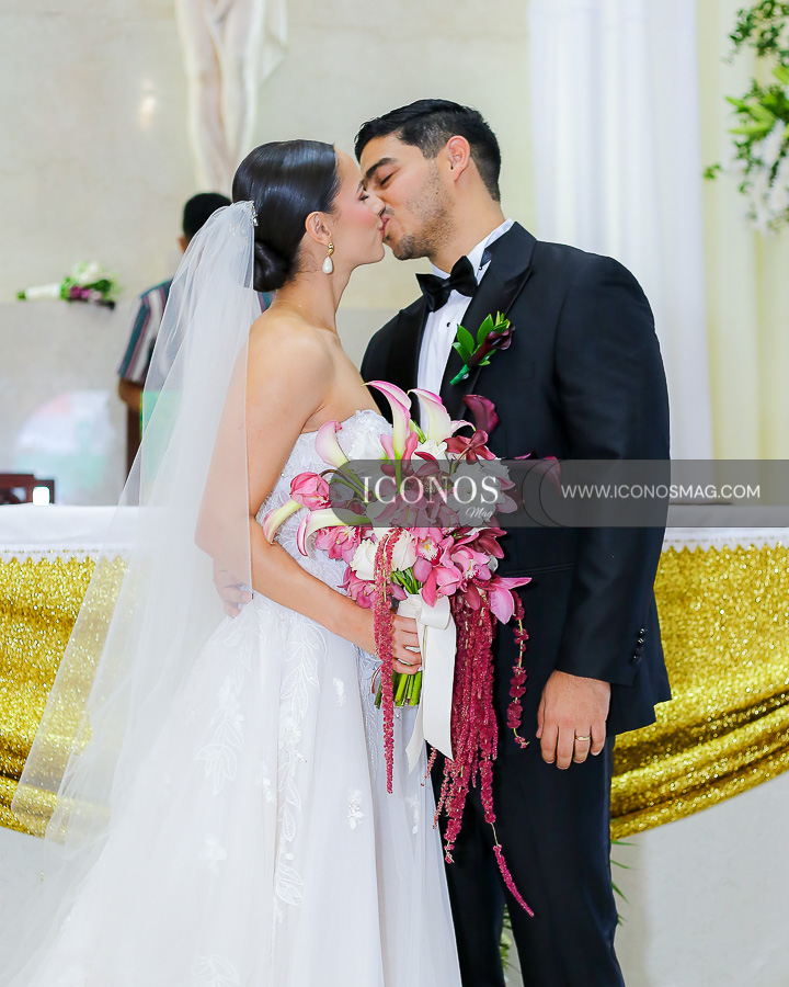 boda lucia isabel garcia ordonez y javier eduardo andino lobo ceremonia en iglesia Medalla Milagrosa recepcion en El Trapiche
