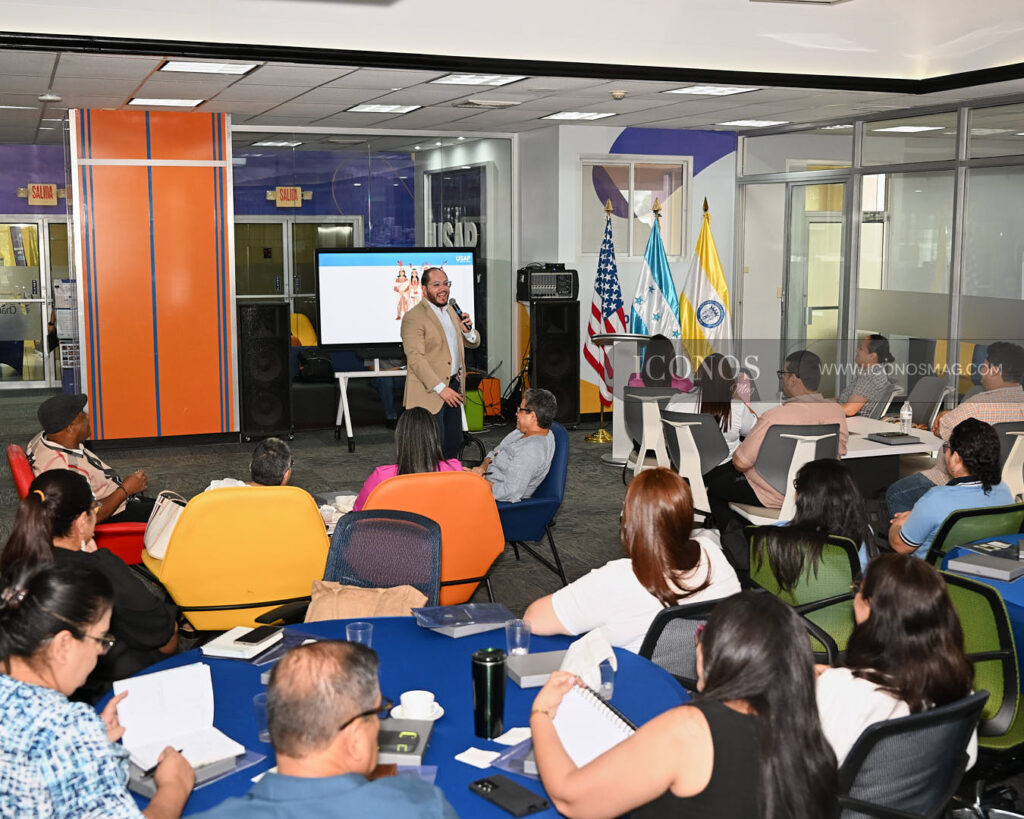 charla liderar la escuela del futuro by usap honduras