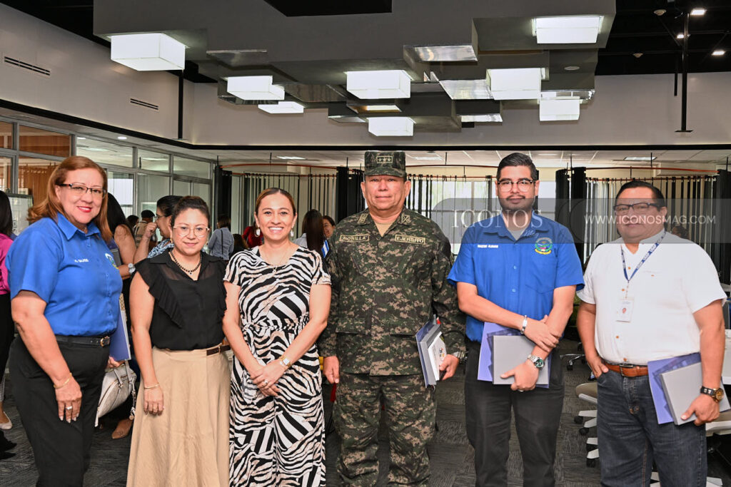 charla liderar la escuela del futuro by usap honduras
