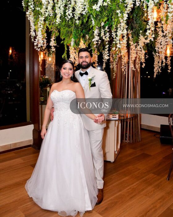 portada boda Alexandra Pineda y Andrs Exposito
