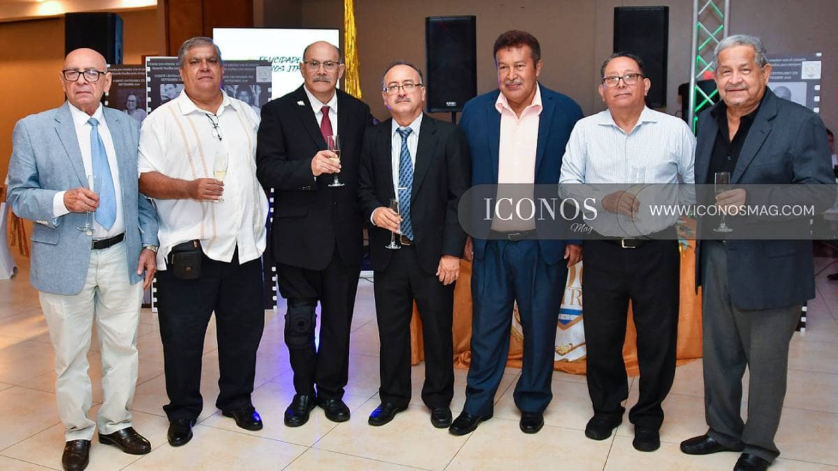 PRIMERA PARTE La cena centenaria en honor al Día del maestro <em>JTR 2026 by instituto José Trinidad Reyes</em> de San Pedro Sula
