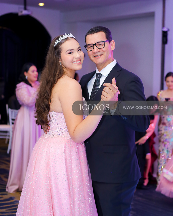 quince anos silvia victoria juarez antunezSilvia Victoria en hotel Clarion salon Madrid
