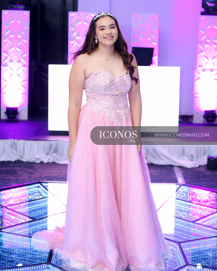 quince anos silvia victoria juarez antunezSilvia Victoria en hotel Clarion salon Madrid