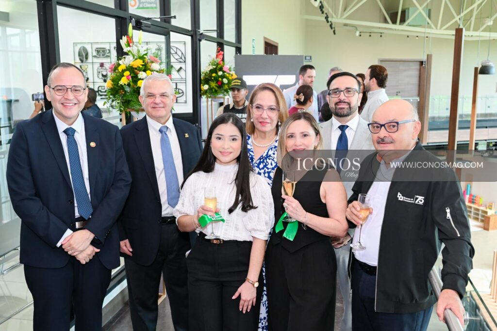 inauguracion banco de occidente honduras supermercados del corral the market comayagua
