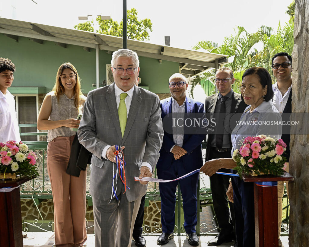 inauguracion biblioteca albert einstein international