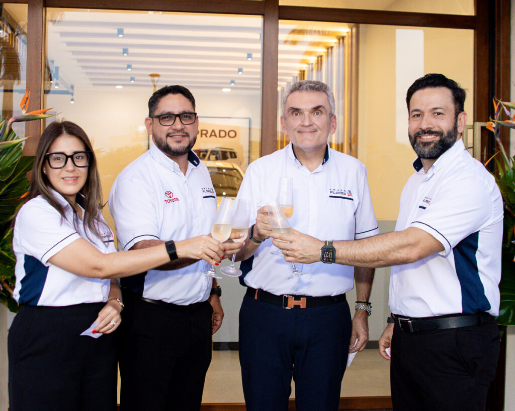 inauguracion sala ventas roatan corporacion flores honduras