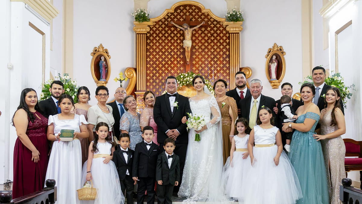 PRIMERA PARTE La boda de Ana Gabriela Martínez Espino y Luis Edgardo Herrera Núñez