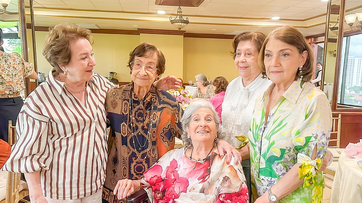 El desayuno por el 90 cumpleaños de la dama Luisa Elsa Castillo de Dumas