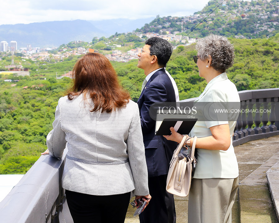 visita embajador de corea uth honduras uth