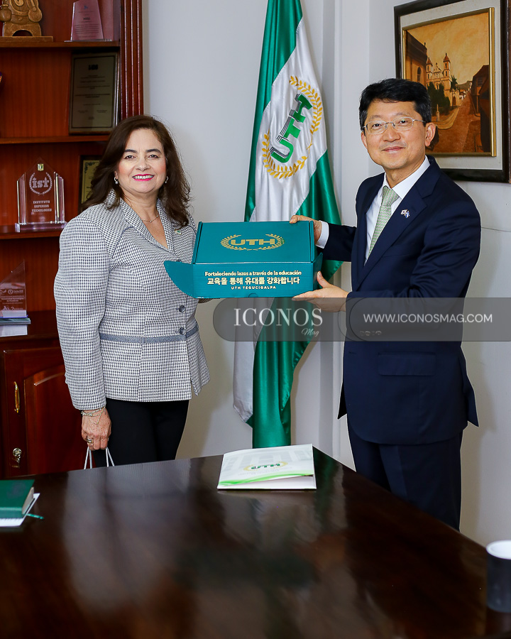 visita embajador de corea uth honduras uth