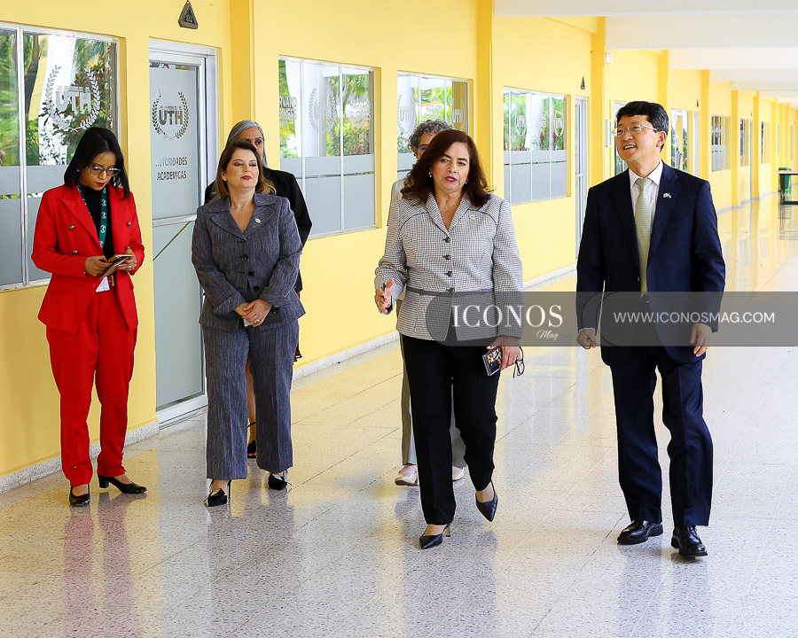 visita embajador de corea uth honduras uth